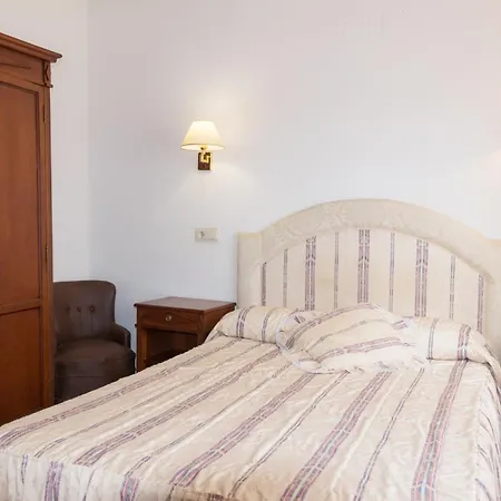 Avenida Iii Hotel 2*