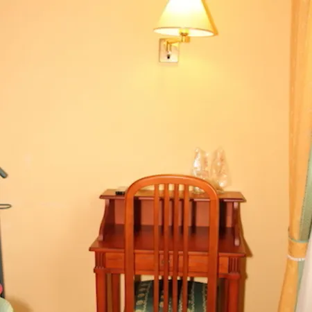 Hotell Avenida Iii 2*