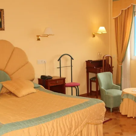 Avenida Iii 酒店 比利亚丹戈斯德尔帕拉莫