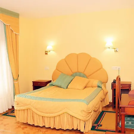 Hotel Avenida Iii 2*