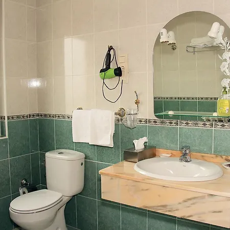 Hotell Avenida Iii 2*